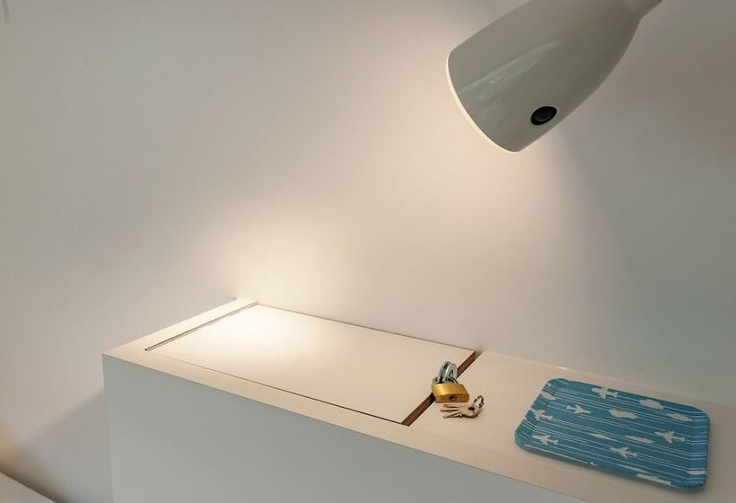 Plat Hostel Keikyu Haneda Home