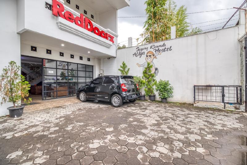 Reddoorz Hostel Near Stadion Mandala Krida Yogya