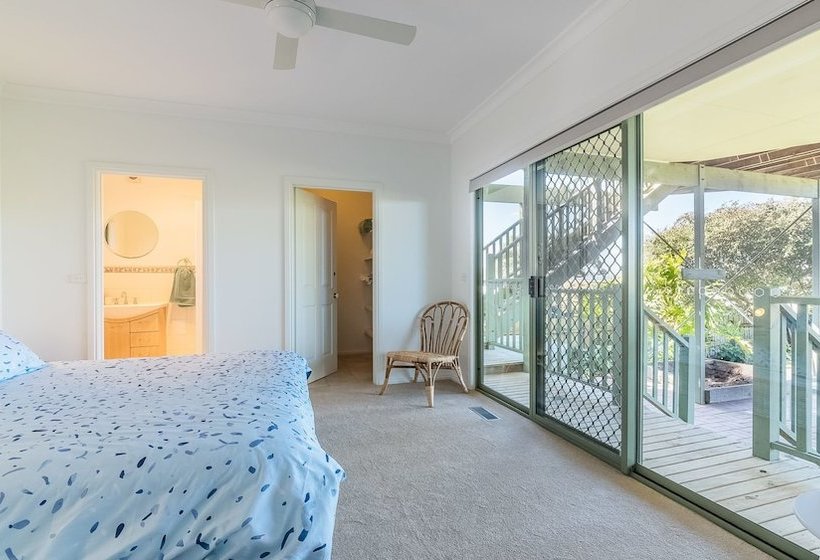 Beach Views On Beilby  Free Wifi & Foxtel  Pet Friendly