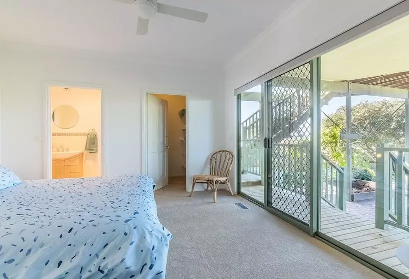 Beach Views On Beilby  Free Wifi & Foxtel  Pet Friendly