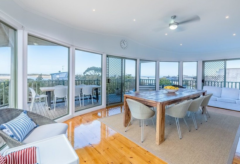 Beach Views On Beilby  Free Wifi & Foxtel  Pet Friendly