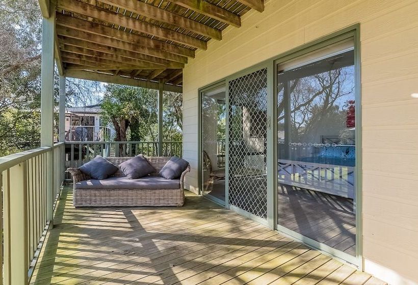 Beach Views On Beilby  Free Wifi & Foxtel  Pet Friendly