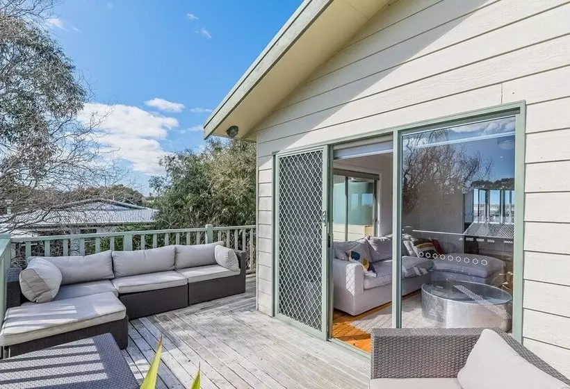 Beach Views On Beilby  Free Wifi & Foxtel  Pet Friendly
