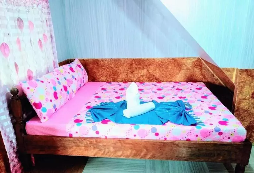 Blue Lagoon Inn, Pagudpud