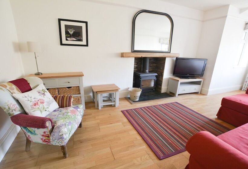 Bridge Cottage Croyde 3 4 Bed, Sleeps 8, Hot Tub