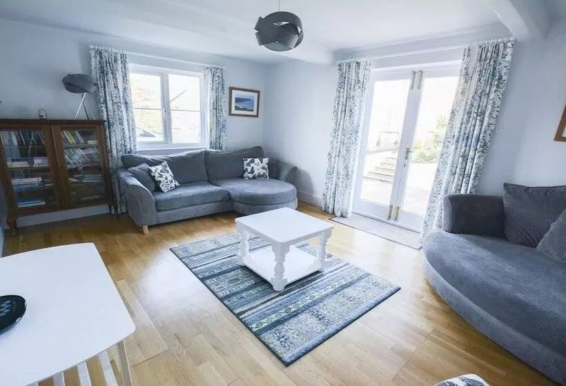 Bridge Cottage Croyde 3 4 Bed, Sleeps 8, Hot Tub