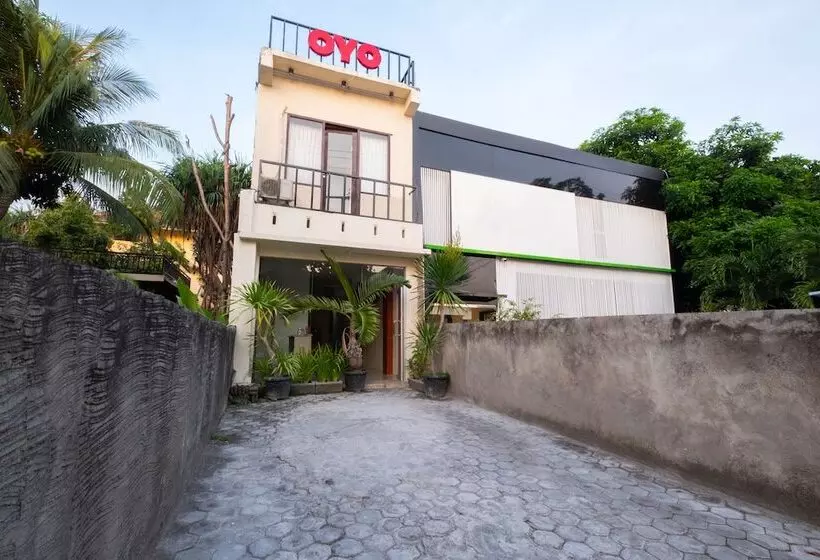 ホテル Oyo 1695 Royal Senggigi