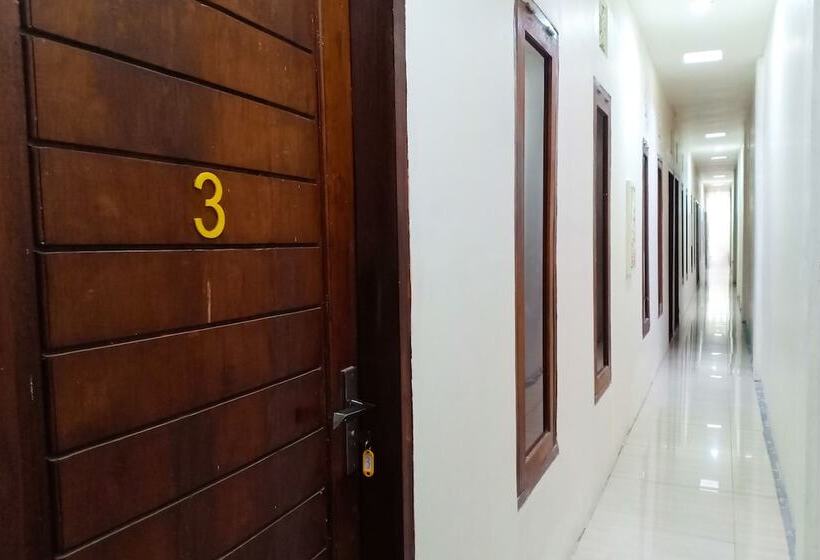 酒店 Oyo 1695 Royal Senggigi