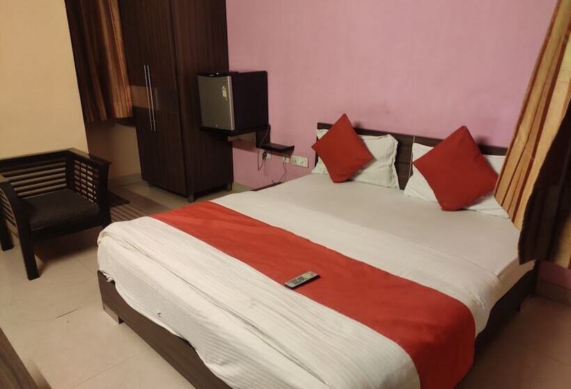 Отель Trio Durga