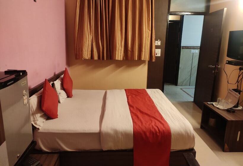 Отель Trio Durga