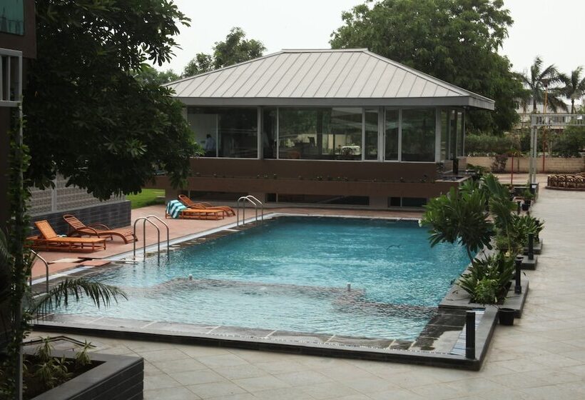 בית מלון כפרי Vinnca Krishna Park