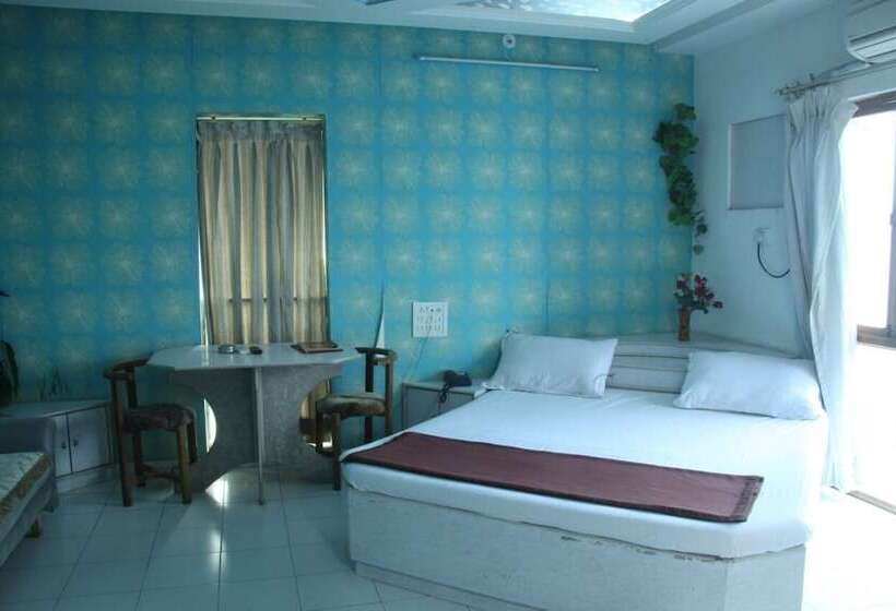 בית מלון כפרי Vinnca Krishna Park