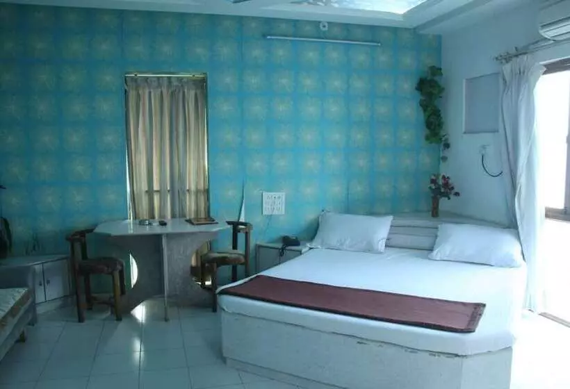 ホテル Vinnca Krishna Park