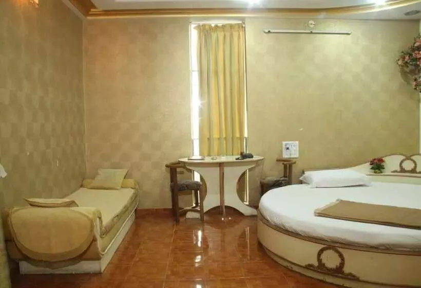 ホテル Vinnca Krishna Park