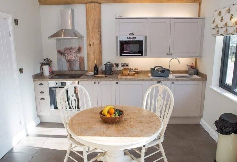 Braisty Woods   Knotty & Nice