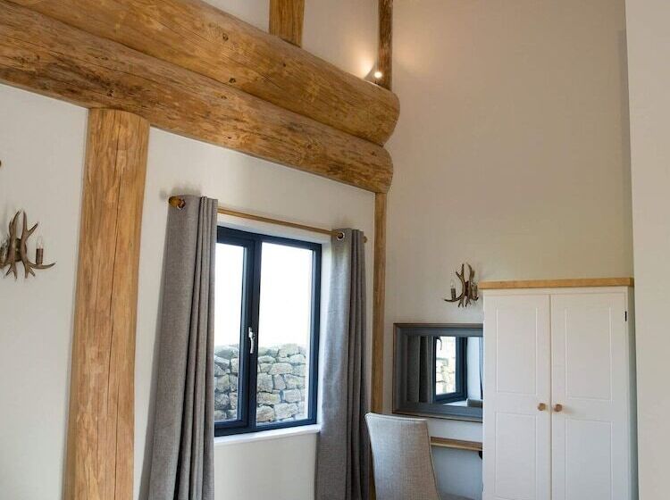 Braisty Woods   Knotty & Nice