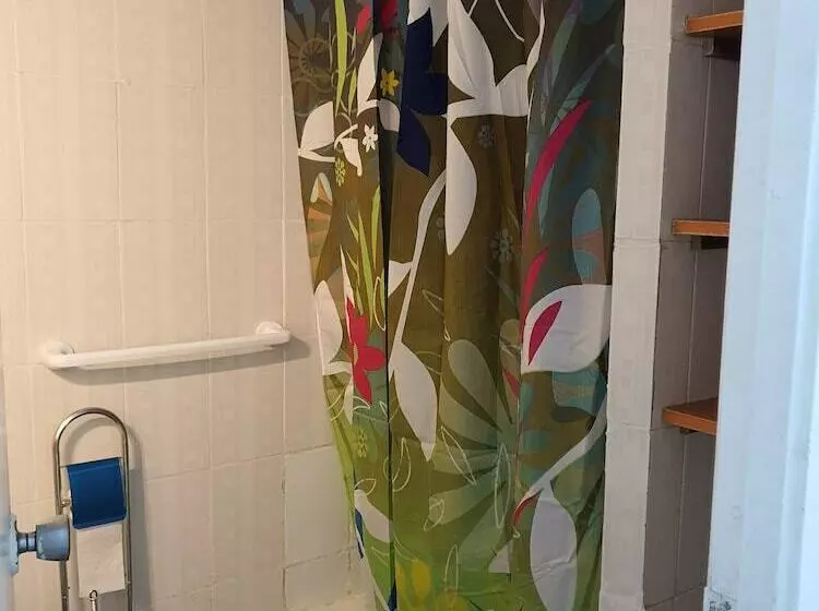 Majatalo Low Cost Room Plaza de Hierro III