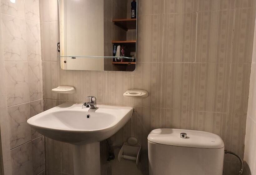 펜션 Low Cost Room Plaza de Hierro III