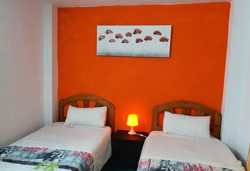 Majatalo Low Cost Room Plaza de Hierro III