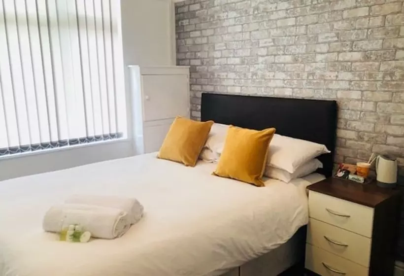پانسیون Townhouse At 3 Balliol St