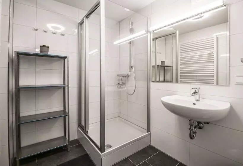 Private Hostel Room   City Center 1c