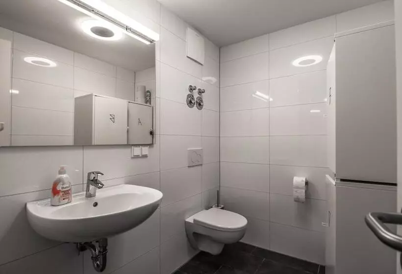 Private Hostel Room   City Center 1c