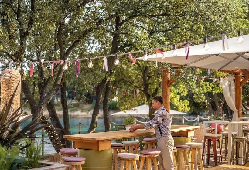 リゾートホテル Maistra Camping Koversada Covered Mobile Homes