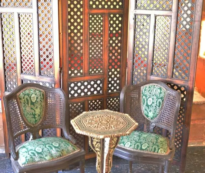 تختخواب و صبحانه Anakato Kiki