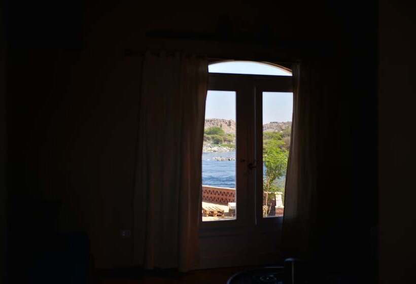 تختخواب و صبحانه Anakato Kiki