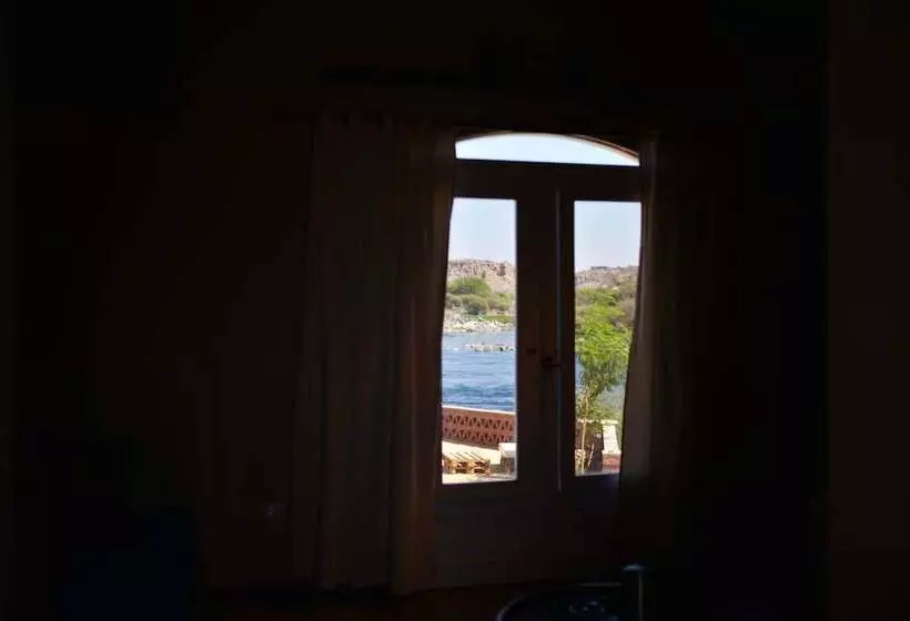 تختخواب و صبحانه Anakato Kiki