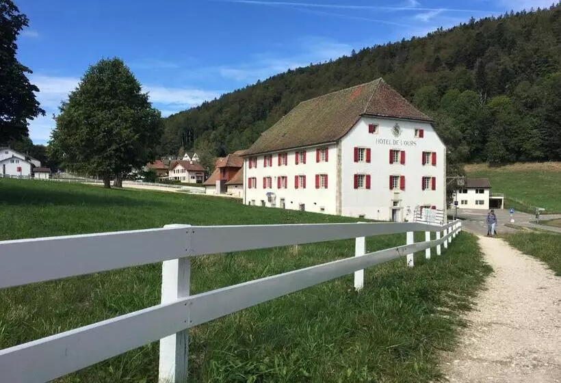 Hotelli Auberge De Bellelay Restaurant Chez Aron Balde