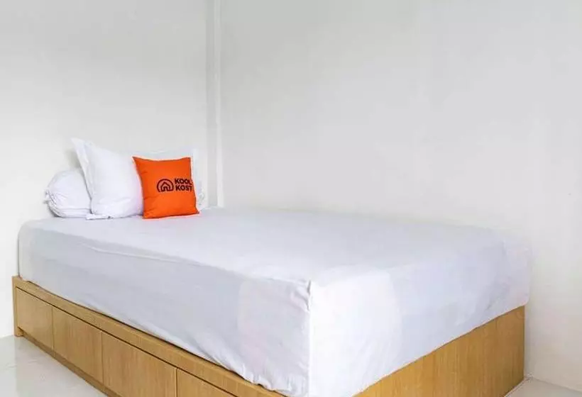 ホテル Koolkost Near Wisata Purwahamba Indah Tegal