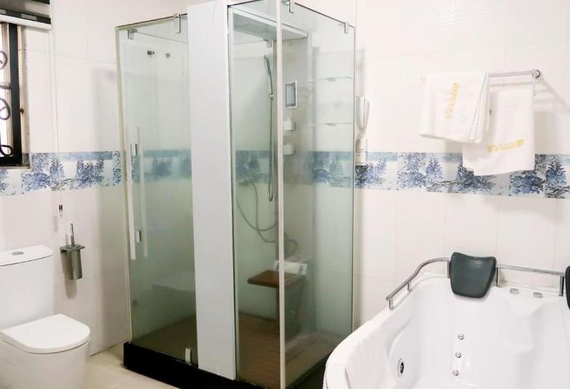 هتل Kristov S House