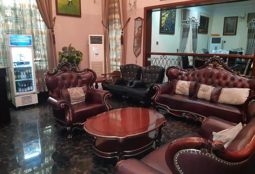 هتل Kristov S House