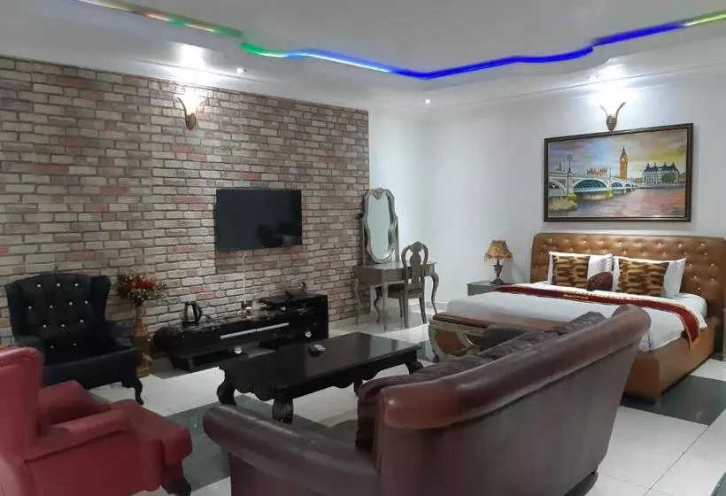 هتل Kristov S House