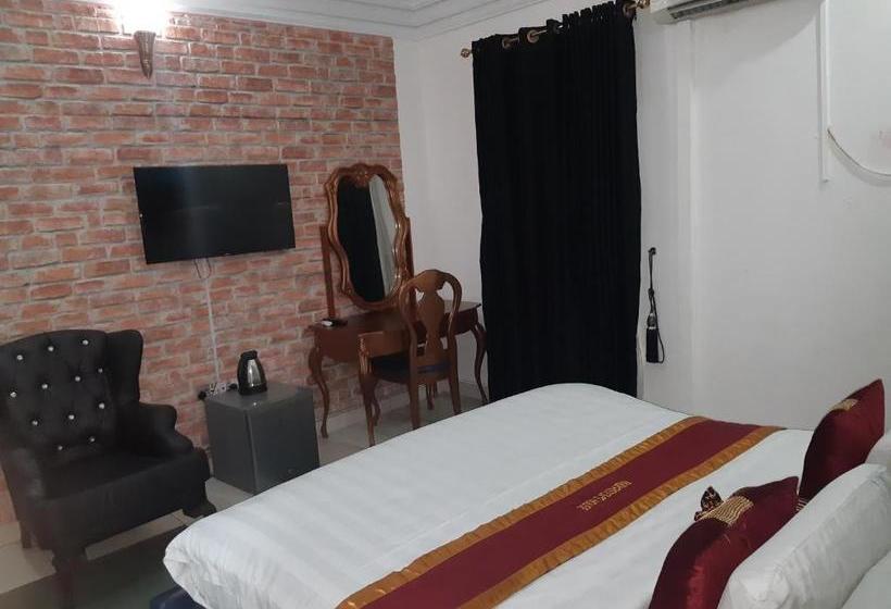 هتل Kristov S House