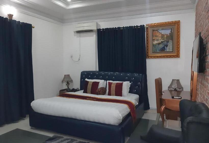 هتل Kristov S House