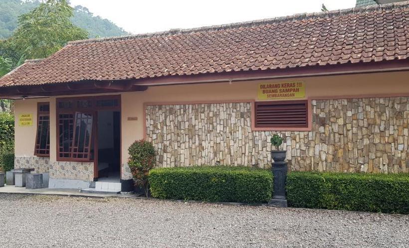 호텔 Oyo 90079 Villa Pondok Idola