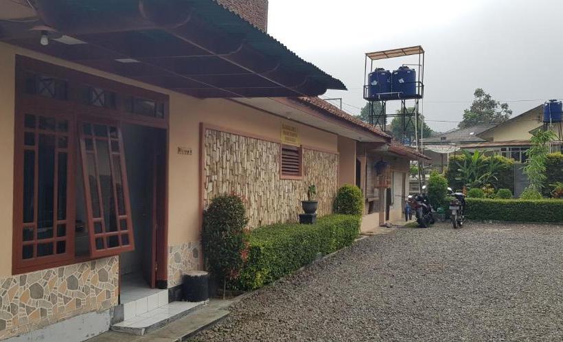 호텔 Oyo 90079 Villa Pondok Idola