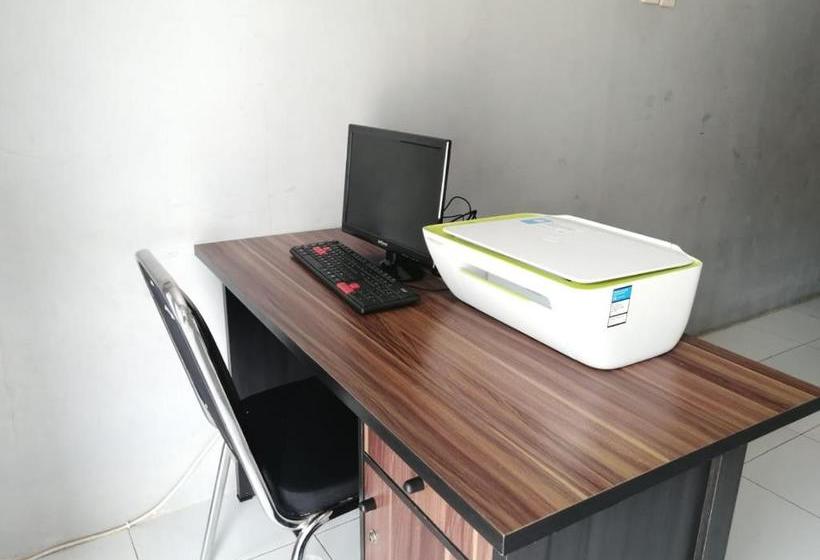 호텔 Oyo 90079 Villa Pondok Idola