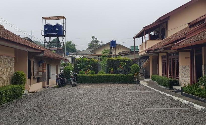 호텔 Oyo 90079 Villa Pondok Idola