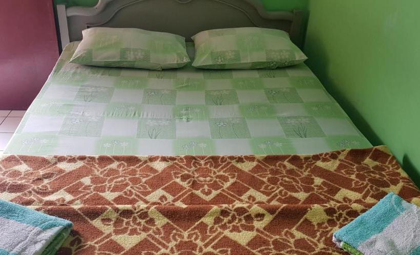 호텔 Oyo 90079 Villa Pondok Idola