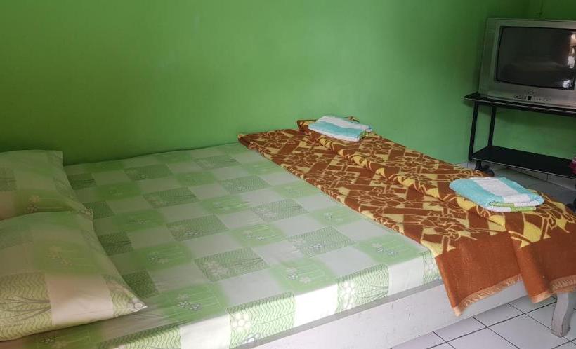 호텔 Oyo 90079 Villa Pondok Idola