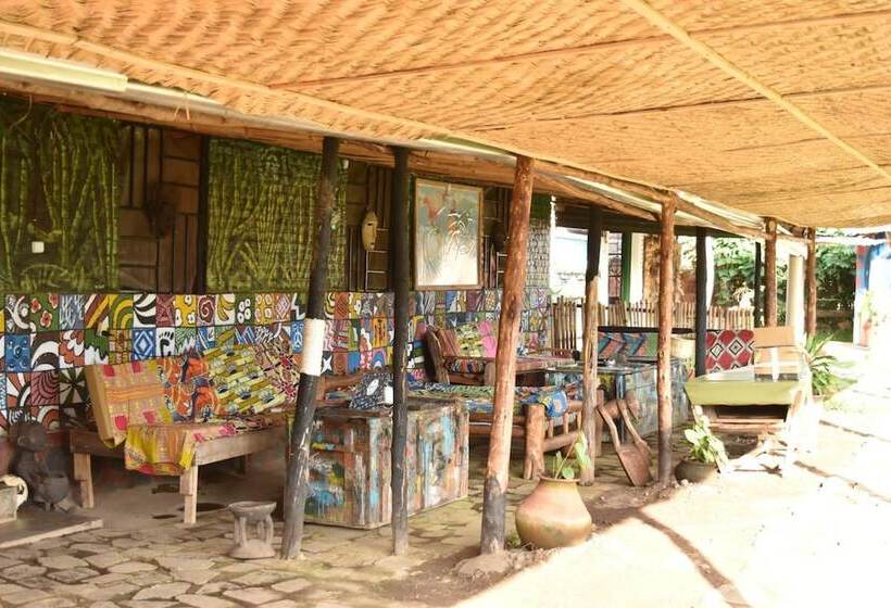 هتل Red Rocks Campsite & Guesthouse