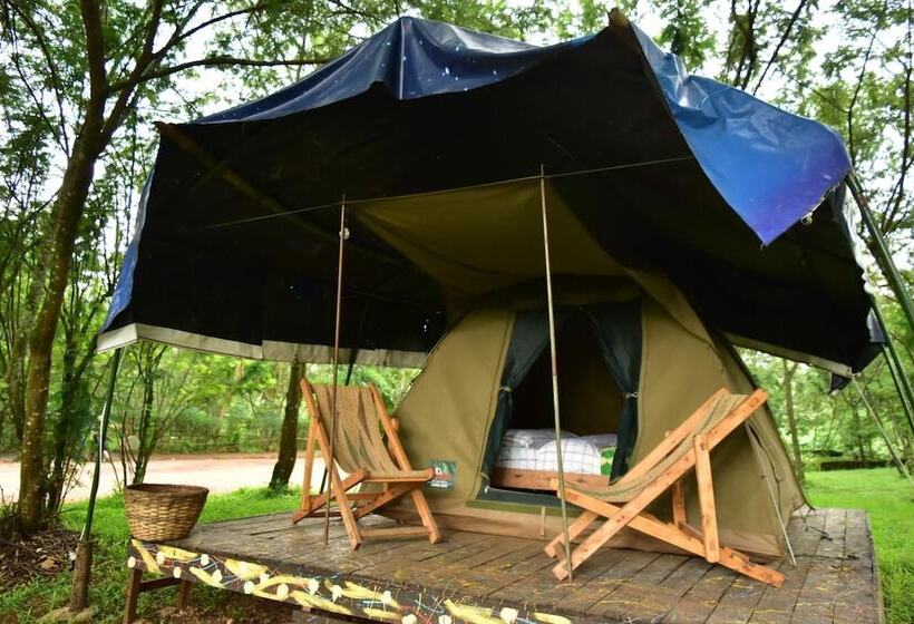 هتل Red Rocks Campsite & Guesthouse