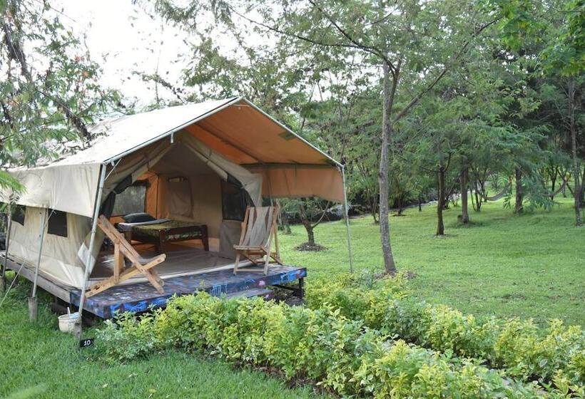 هتل Red Rocks Campsite & Guesthouse