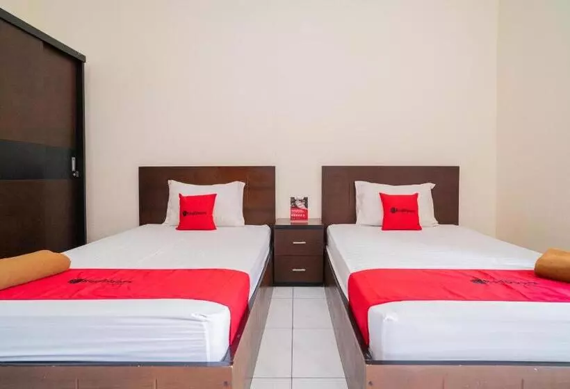 ホテル Reddoorz @ Wisma Pangrango