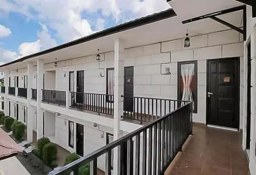 ホテル Reddoorz @ Wisma Pangrango