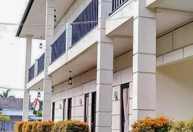 ホテル Reddoorz @ Wisma Pangrango