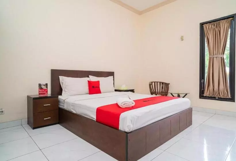 ホテル Reddoorz @ Wisma Pangrango